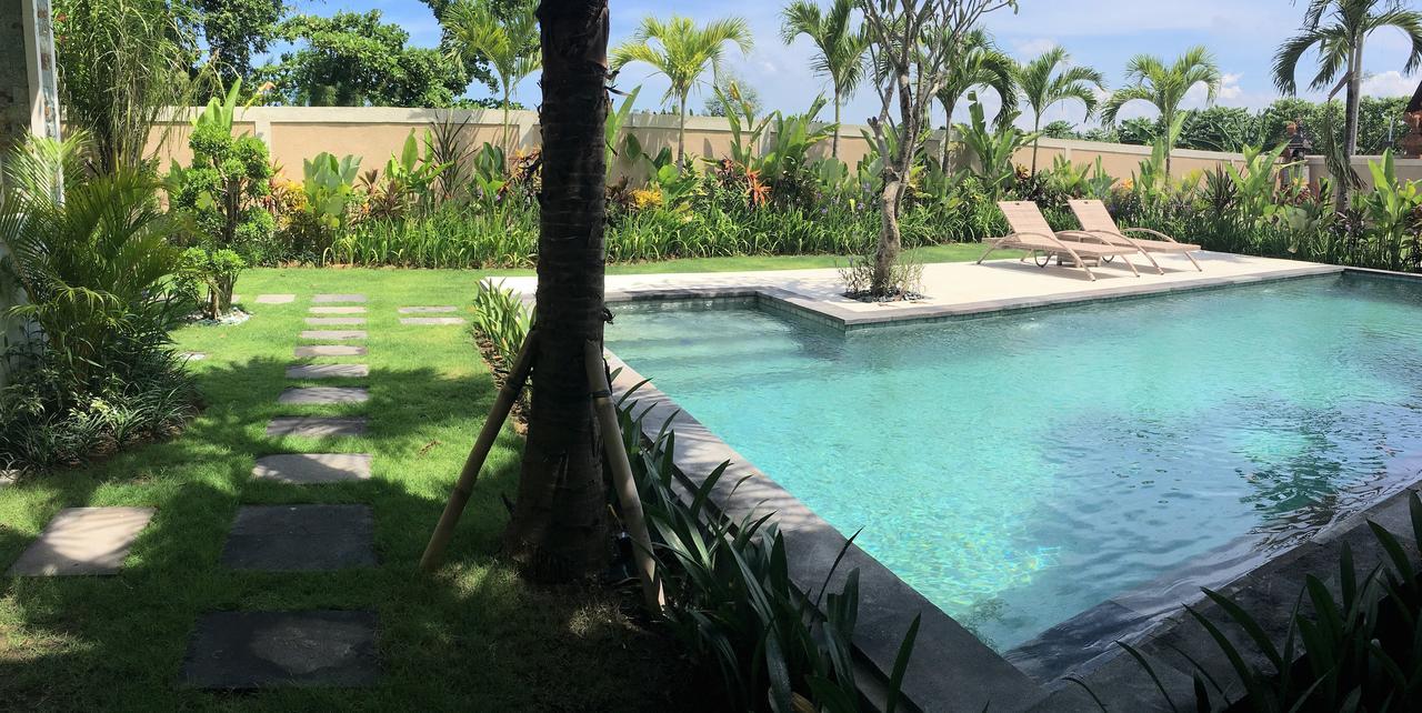 Indah Homestay Seminyak Exterior foto