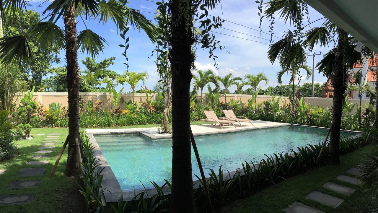 Indah Homestay Seminyak Exterior foto