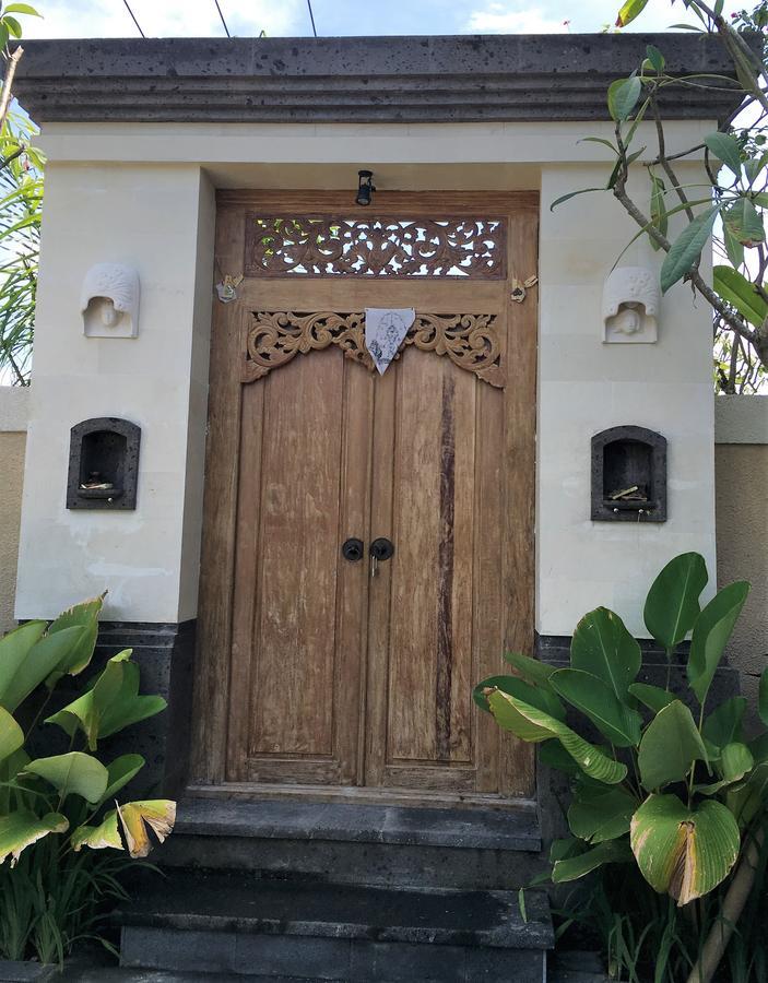 Indah Homestay Seminyak Exterior foto